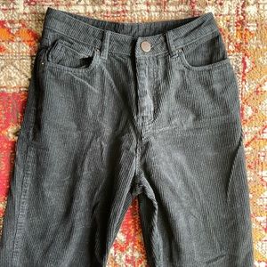 Selling this Lucy & Yak Dallas organic black corduroy trousers